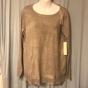 Cyrus blouse grey sz Long sleeve with cute design